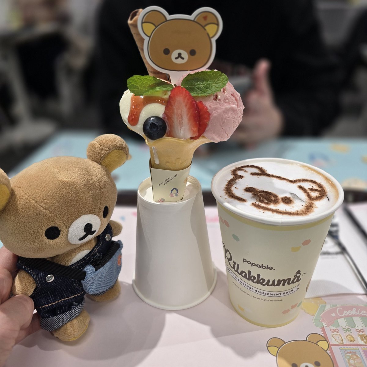 moco_OWOv's tweet photo. 아직도 이러고 사는중
#리락쿠마 #리락쿠마카페 #팝퍼블신촌점 https://t.co/t7k36wcAl5