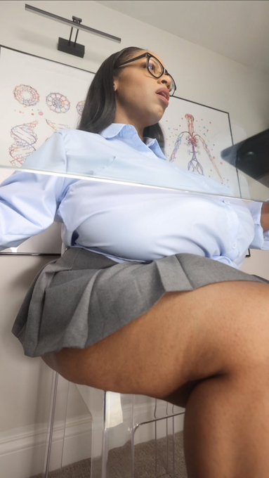 Watch Rhonda - OnlyOneRhonda's leaked NSFW photo on TwXstars