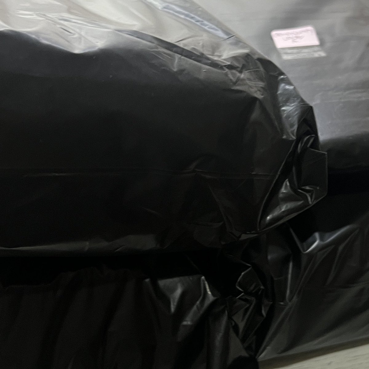 heleneupd's tweet photo. [#heleneupdates] parcels to be shipped later ! https://t.co/tzlIjtFUMM