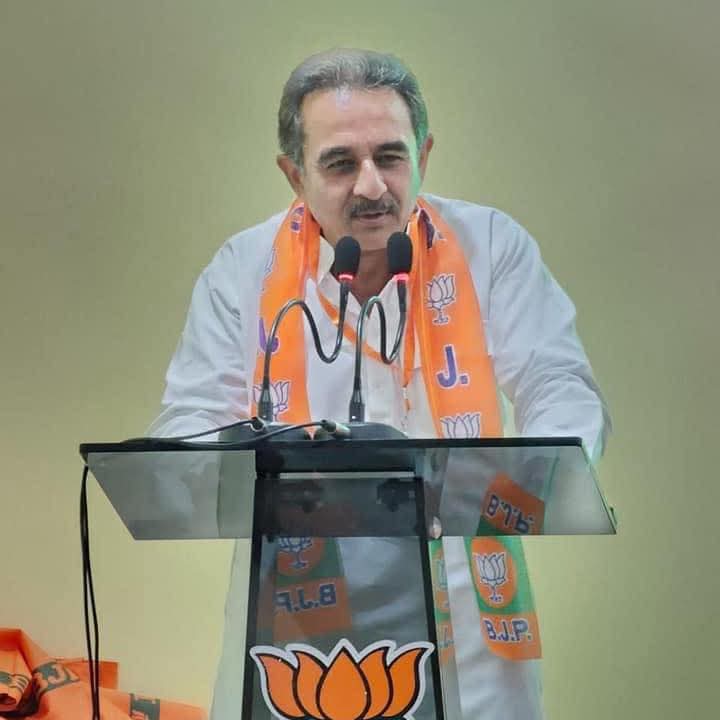 RuchiModi4's tweet image. जन्मदिवस की ढ़ेर सारी शुभकामनाएं 💐🌹🎊🎉🎊🎂🍰
ईश्वर आपको हमेंशा स्वस्थ्य रखें एवं यश ,सुख संपदा,वैभव, दीर्घ आयु आपको प्रदान करें साथ ही सत्ता में आपको सदा स्थापित रखें 🙏🌹आपकी लोकप्रियता सदैव बनी रहे मंगलकामनाओं के साथ अनंत शुभकामनाएं @KVSinghMPGonda