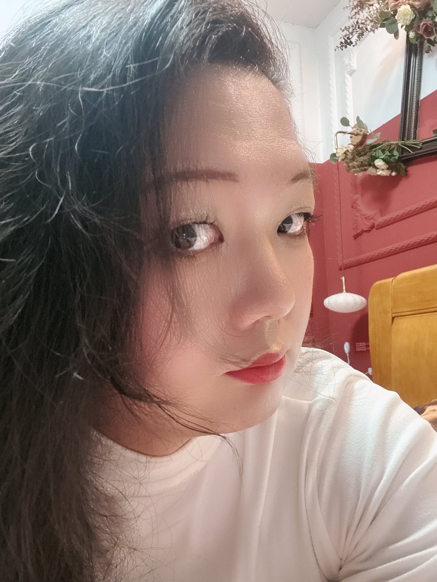 圆嘟嘟的小脸儿