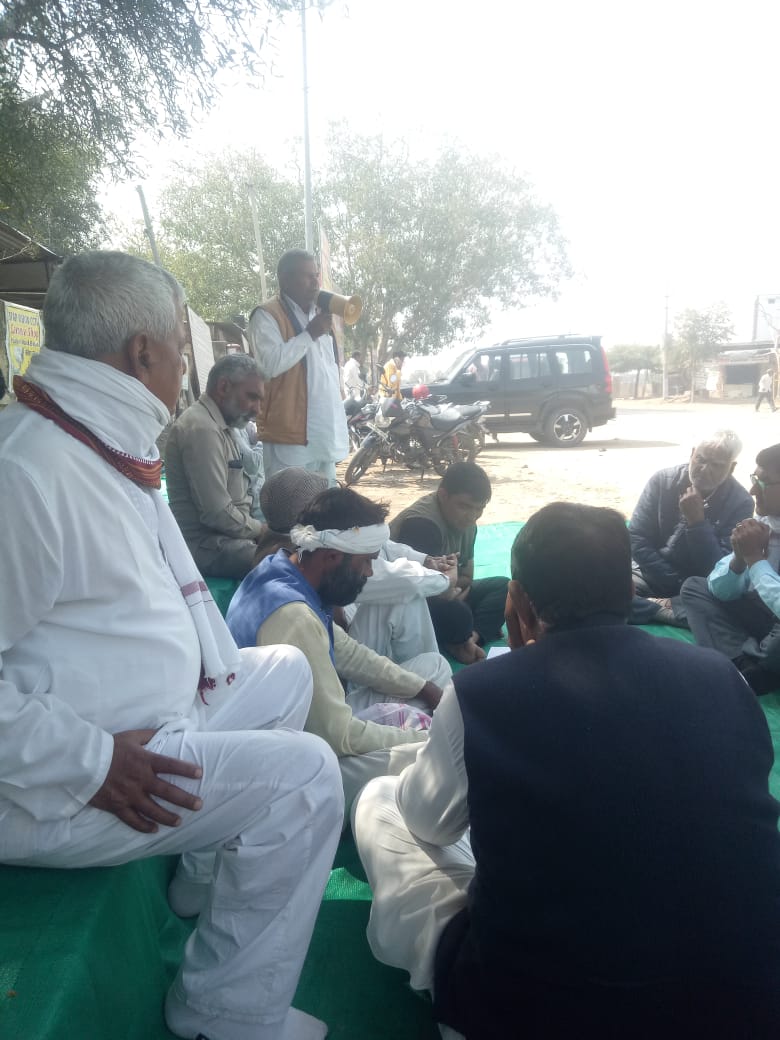 कल बुहाना क्षेत्र के गांवों में नहर को लेकर जनता को जागरूक अभियान चलाया गया व बिना मुआवजा दिए बगैर 765 केवी लाइन का काम रुकवाया।