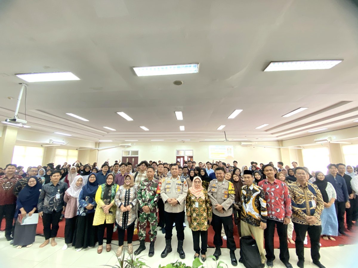 Rembug Bersama FH UNNES &amp; Lingkar Masyarakat: Waspada Narkoba &amp; Seks Bebas, Lindungi Generasi, Selamatkan Masa Depan #fhunnes #unnes #zonaintegritas #reformasibirokrasi #FHMenggema #LulusanDigdaya #HukumBerdaulat