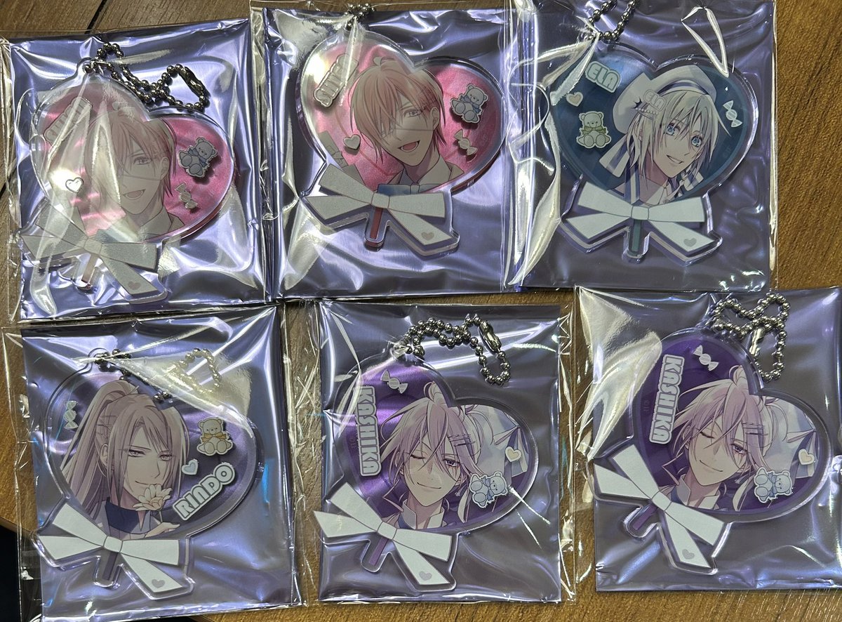 【交換】 オトスト Cendrillon palikA パリカ
アクキー

譲) 紫鳶 廻螺 綸燈 歌紫歌
求) 黒禰 or定価
上段は交換優先。

本日新宿手渡し、後日都内手渡しも可能です。
よろしくお願いいたします。