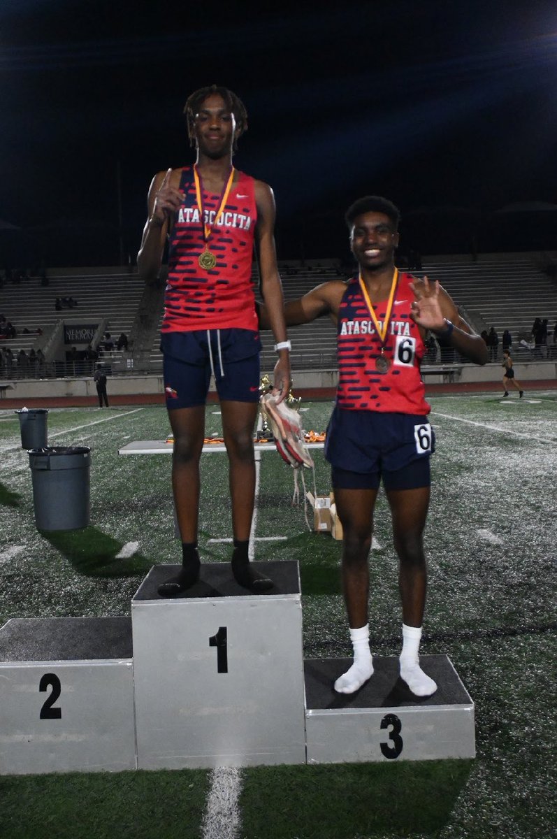 Generation Park✅
Won the 1600 with a time of 4:34🥇
Prd in the 800 with a time of 2:02 and much more is coming.
 #AGTG✝️ #Away🦅#A&amp;M Soon🤫