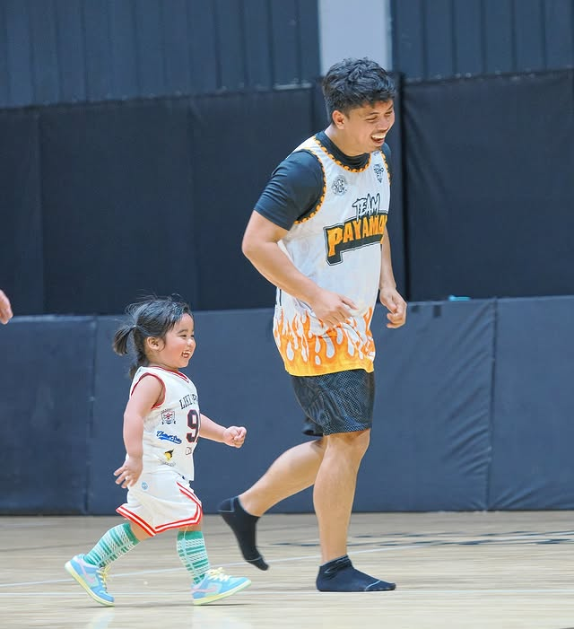 News5PH's tweet photo. KIDLAT SPORTS MODE ⚡️

Pinusuan ng netizens ang ilang cute na kuha sa anak ng social media personalities na sina #CongTV at #ViyCortez na si #Kidlat habang naglalaro ng soccer. #News5

📸: zeusemmanuelvelasquez (Instagram) https://t.co/x4gxcAso8o
