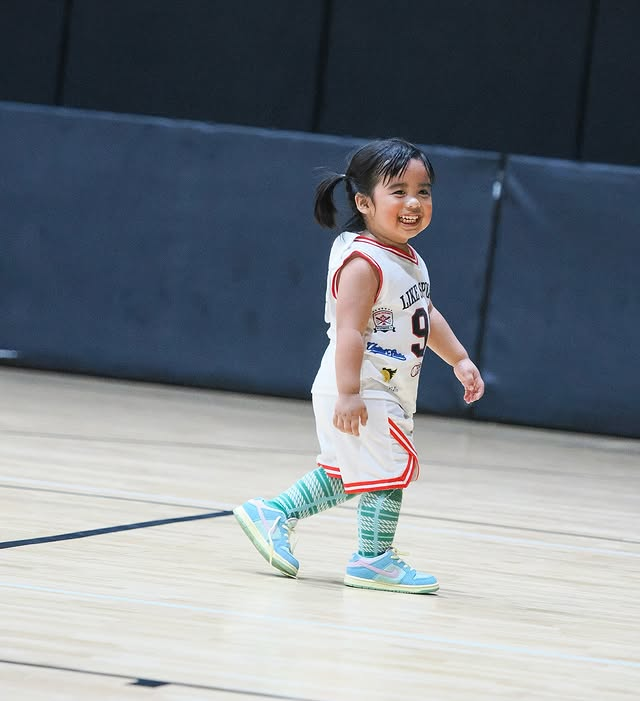 News5PH's tweet photo. KIDLAT SPORTS MODE ⚡️

Pinusuan ng netizens ang ilang cute na kuha sa anak ng social media personalities na sina #CongTV at #ViyCortez na si #Kidlat habang naglalaro ng soccer. #News5

📸: zeusemmanuelvelasquez (Instagram) https://t.co/x4gxcAso8o