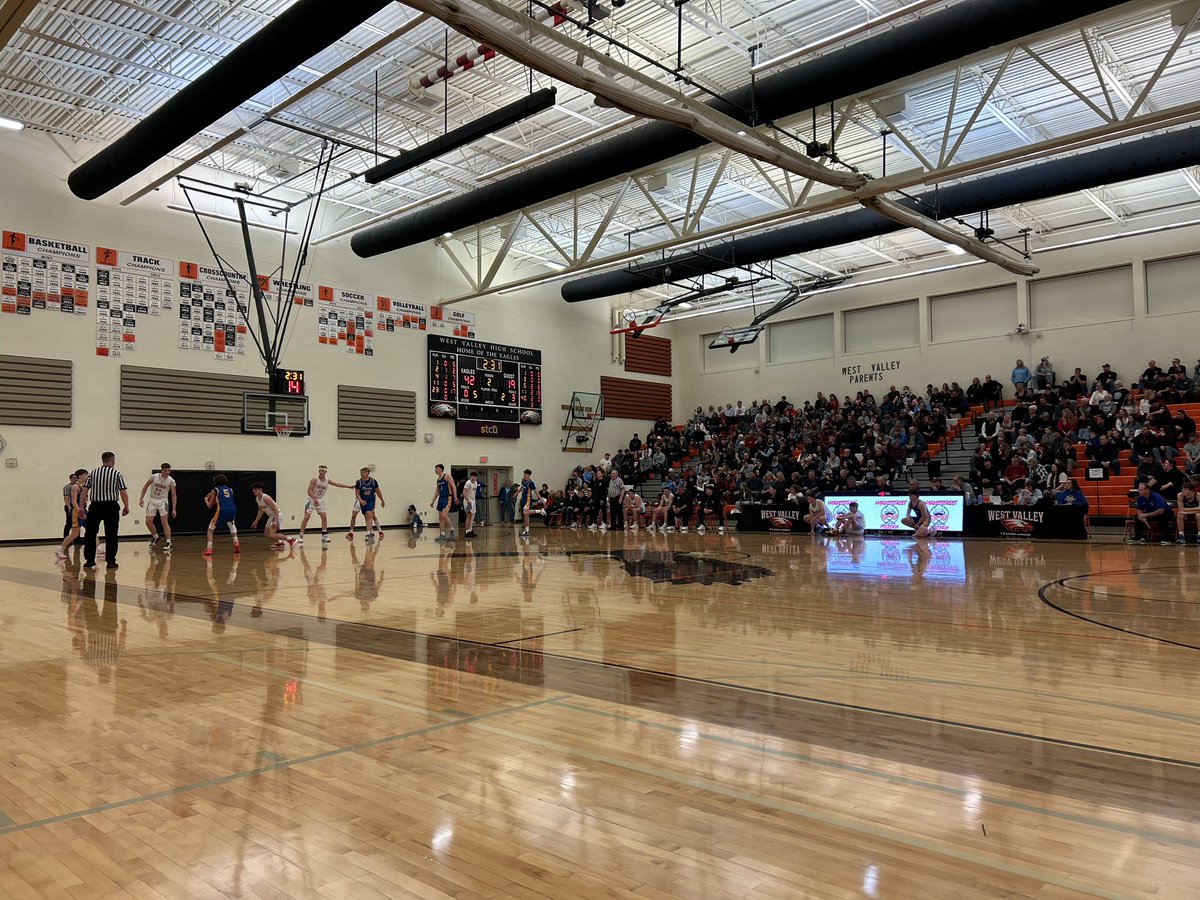 SWXLocalSports's tweet photo. Central Valley HS ✅
West Valley HS ✅
Cheney HS ✅
Our SWX Sports team is out covering all the Opening Round games of the @wiaawa State Tournament and we’ll have the highlights for you on #SWXOvertime at 11pm on @KHQLocalNews tonight! https://t.co/Oop5b2MXyr