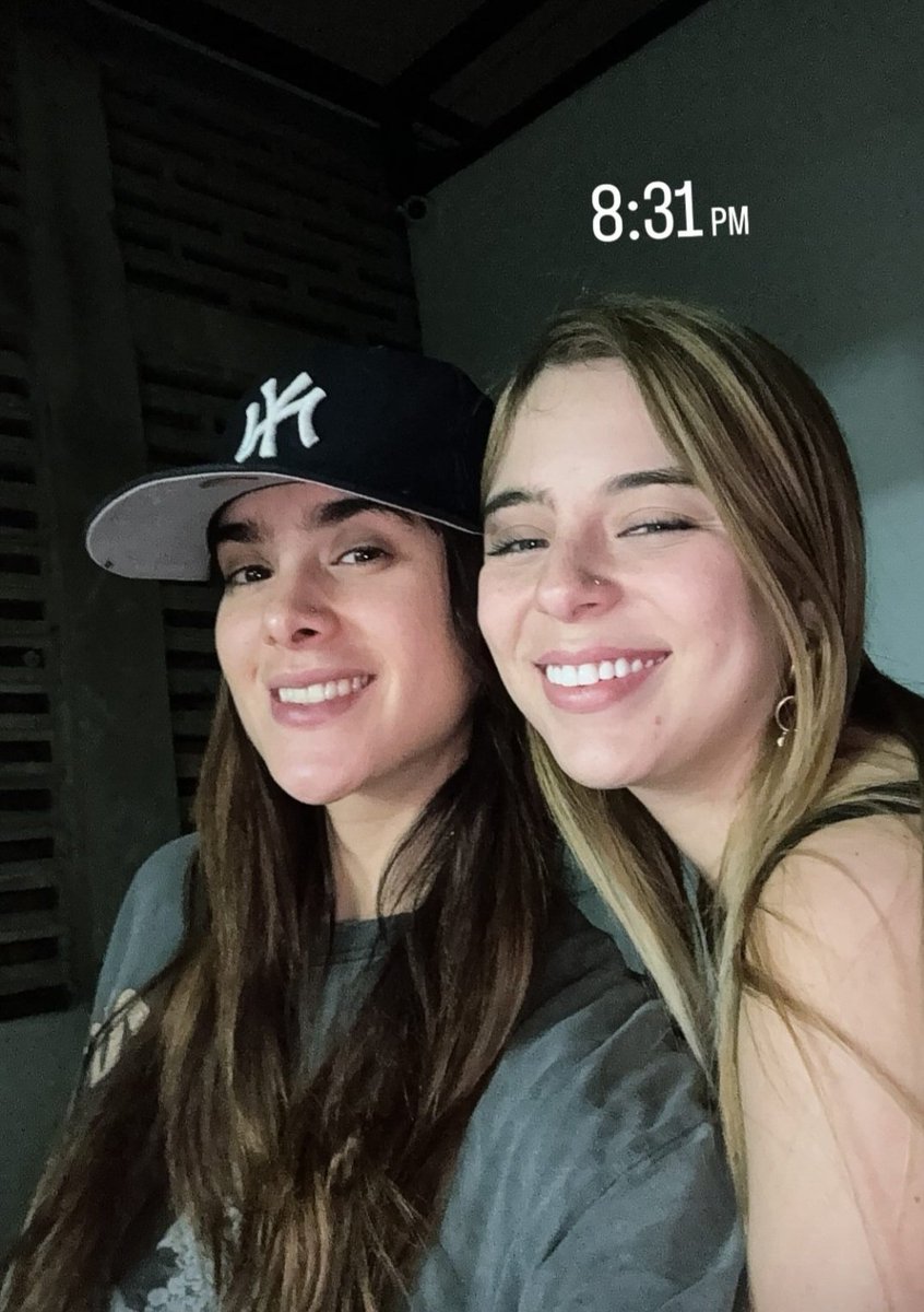 Gala en boyfriend de Justin Bieber y Laila cumpliendo el sueño de todas las girls teniendo una foto con ella en ese oufit, hermana quién pudiera.🤌🏻

#GalaMontes