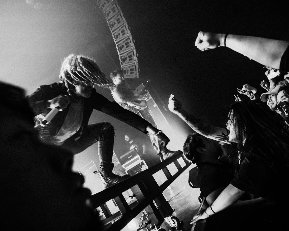 LornaShore's tweet photo. TOKYO
THANK YOU SO MUCH
WE HOPE TO SEE YOU AGAIN SOON

📸: @nickchance_ https://t.co/J4rxoeVlaW