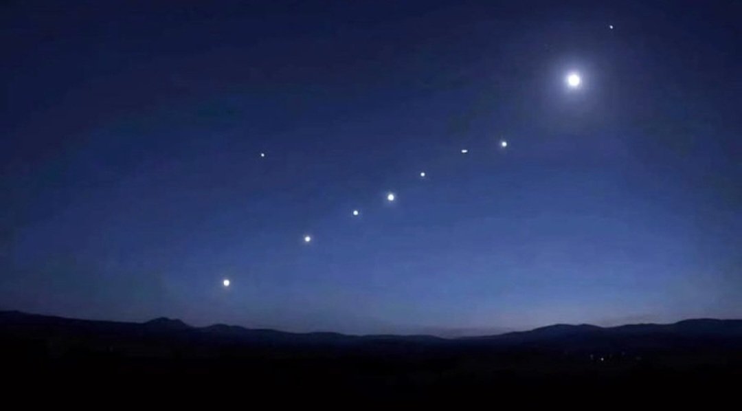 Simplemente... mágico ✨️

Créditos al autor 📷

#AlineaciónPlanetaria #planetsallignment