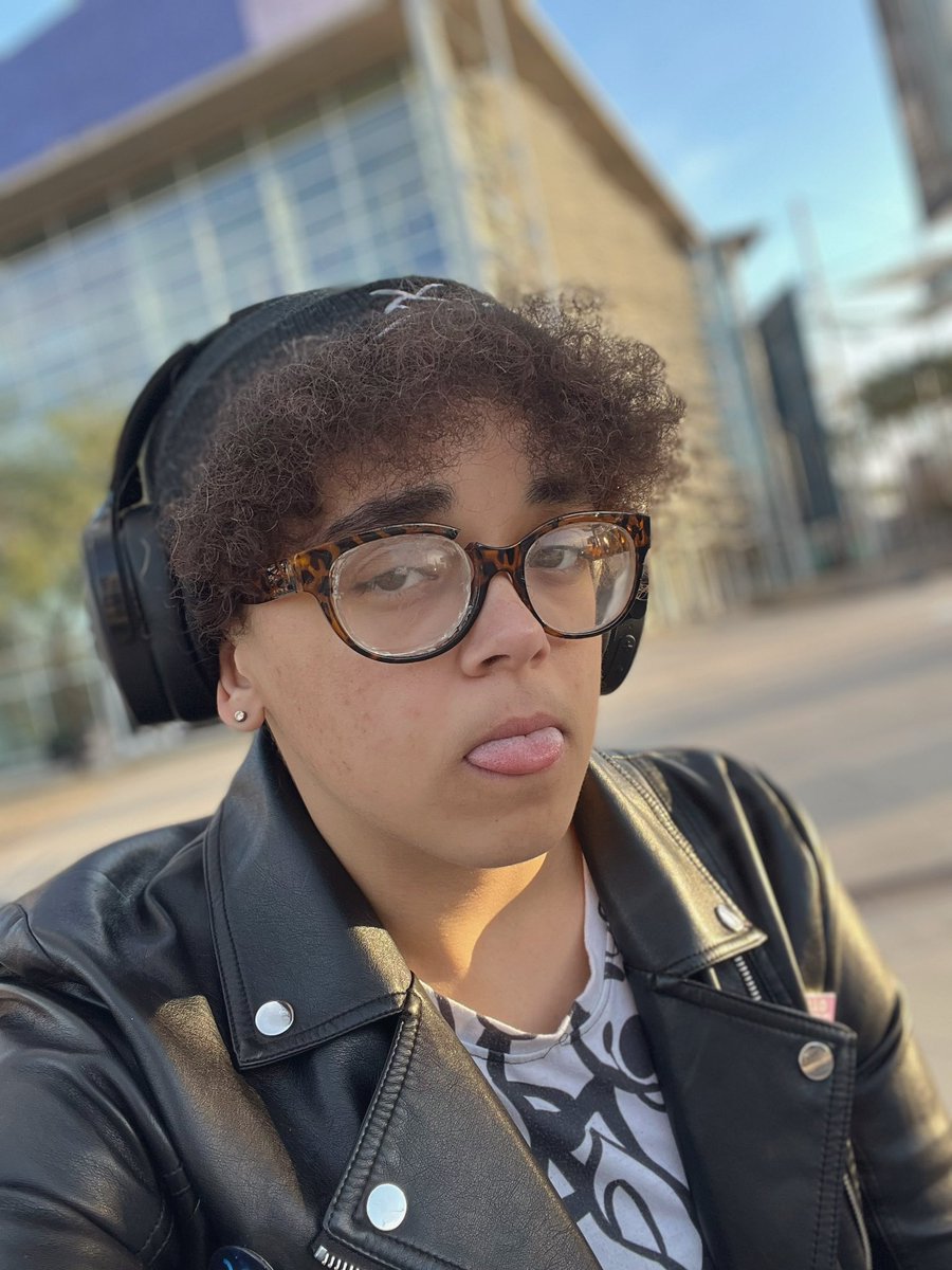 WTHWolfy's tweet photo. @FENDIHOOSKIE HAPPY BHM GANG ILY😎💖 https://t.co/CzE4xDlc7A