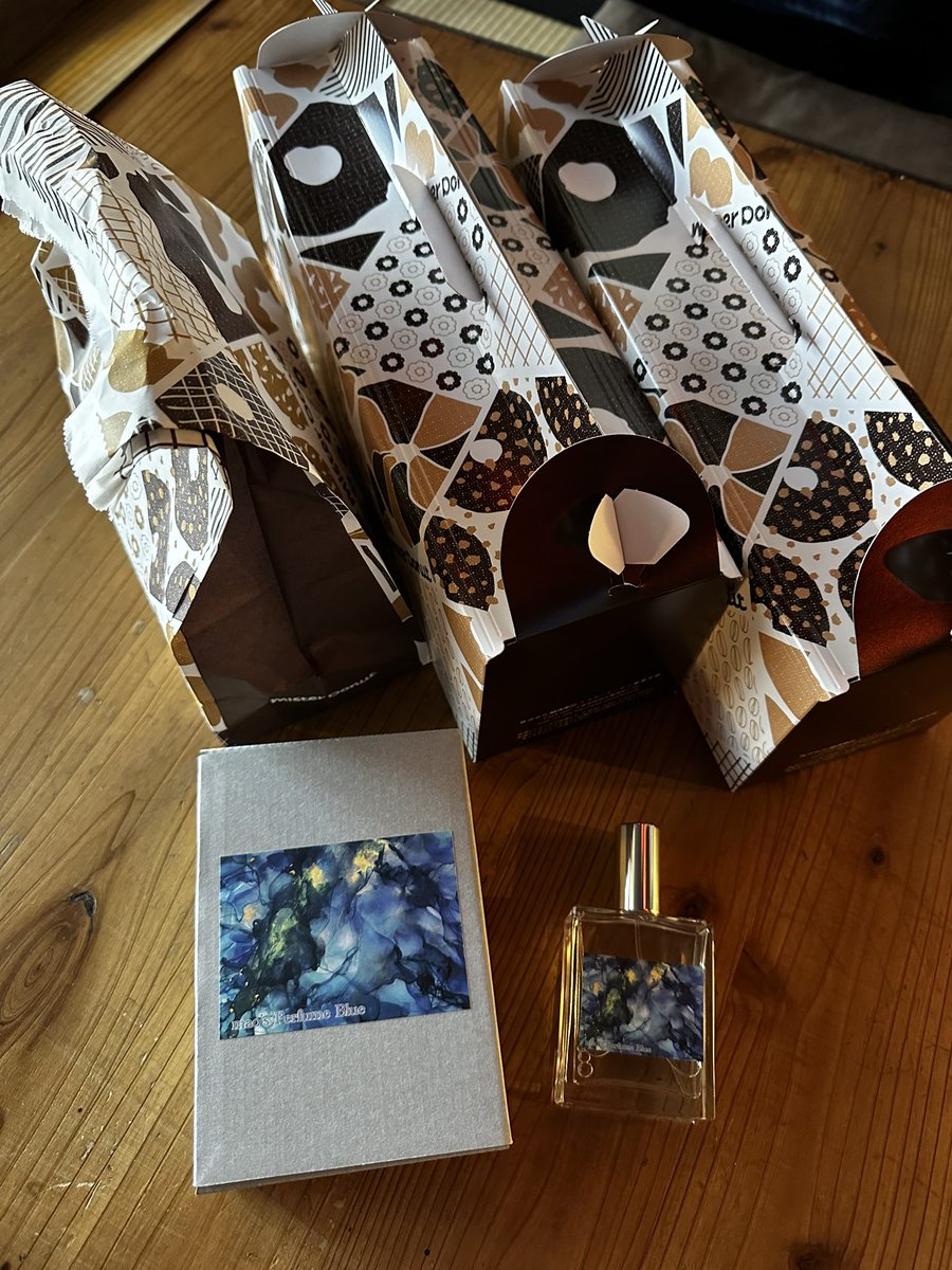 下北沢イベントそろそろオープンです！
オカダさんがミスド30個買ってきたので食べたい方コーヒーと一緒にどうぞ😉