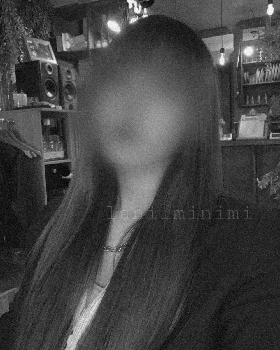 일상에서는 내가 생각해도 너무 차가울정도로 새침하고 도도한편인데 애널에 플러그를 끼울 생각만 하면 쥴쥴 ,,,
그래서 현실보다 플러그 끼운채 여기서 칭찬받는게 너무 좋은 마조 애널 중독녀에요
#섹트 #펨섭 #펫 #디그 #마조 #애널 #수치 #도그플