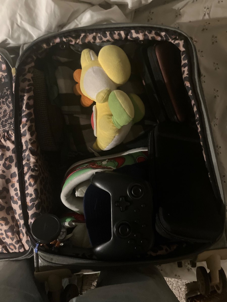 I hate being cramped in here 

Context: not going outside my state or country just saying over somewhere for my bday:)