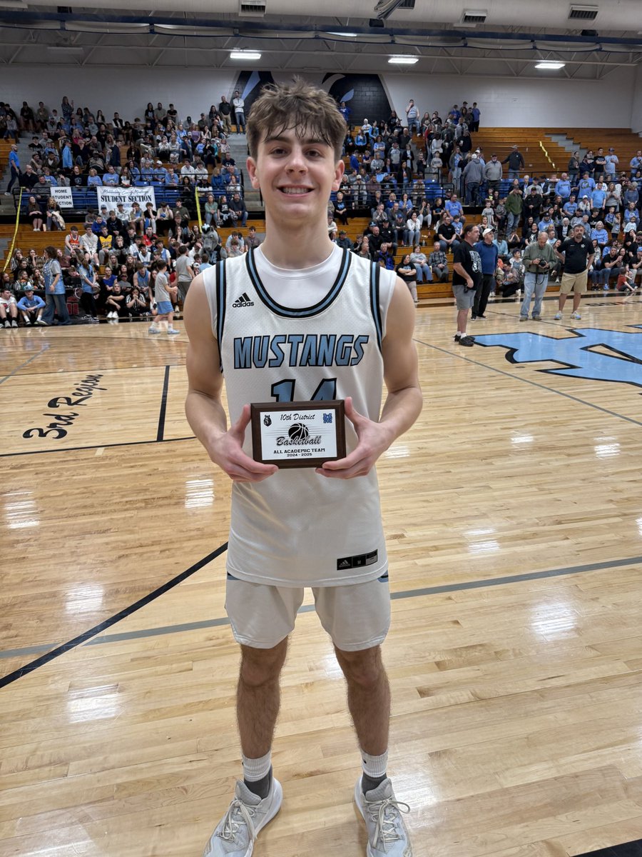 Congratulations to Isaac Coats for making the 10th District All Academic Team.