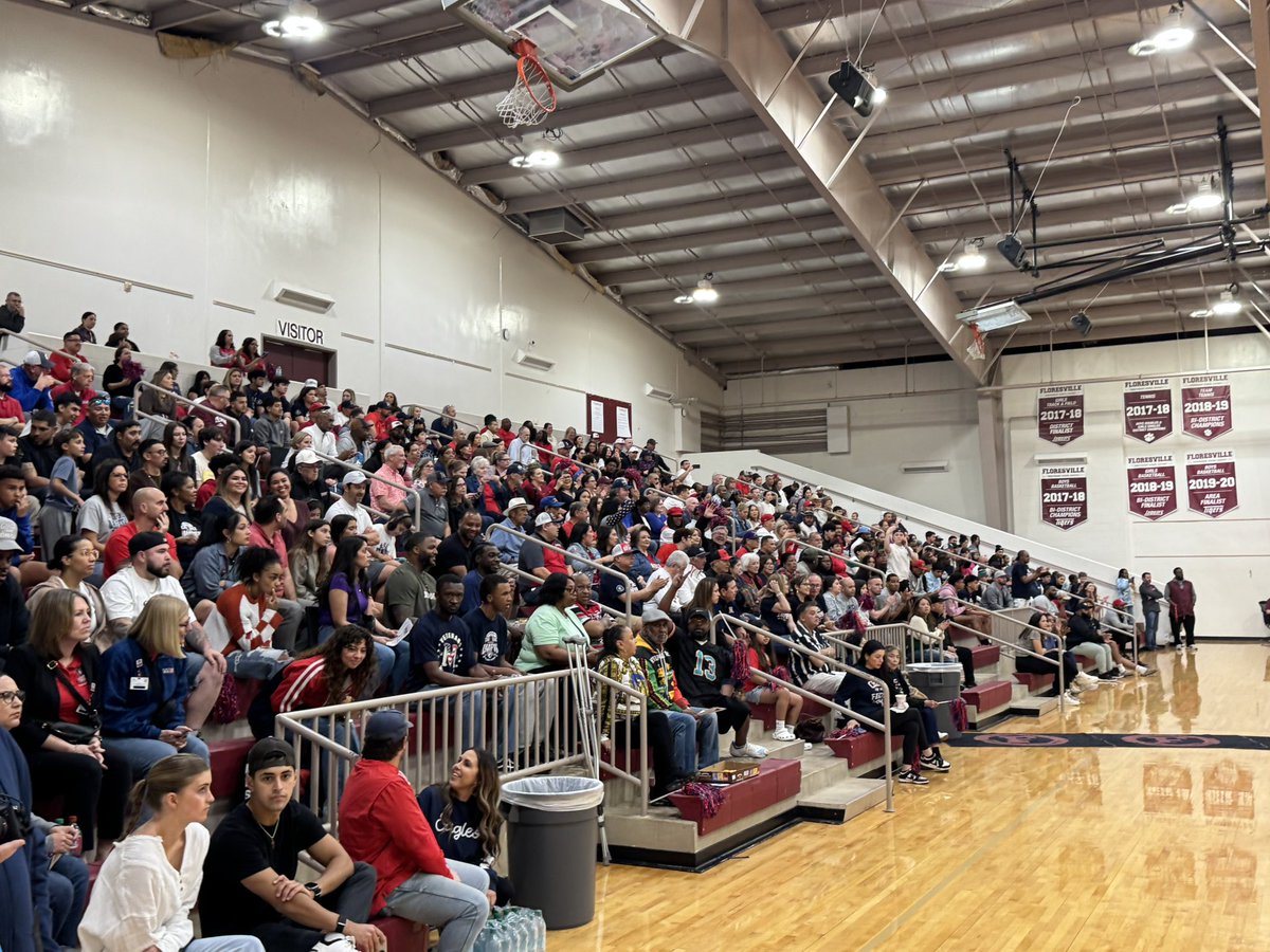 Congratulations to our Corpus Christi Veterans Memorial Eagles! 🦅 #CCISDProud 
Shout out to our community and fans who made the road trip and rocked the house!

2025 Class 5A DI Region IV Champions. 🏆🏀
