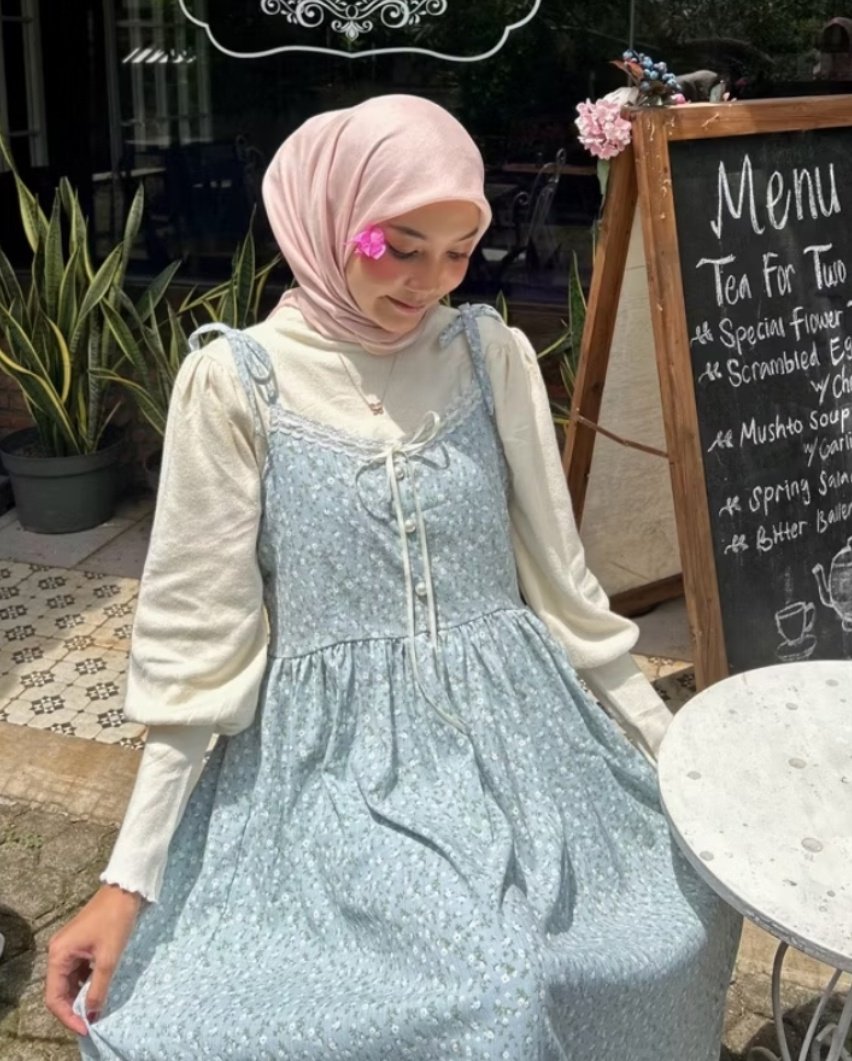 balleroine's tweet image. 𝜗ৎ pretty overall dress

a thread