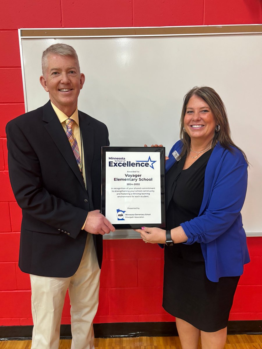 MESPAprincipals's tweet image. 🎉 Voyager Elementary celebrated their School of Excellence award in style! 🏆✨ Students rocked their Excellence t-shirts, sang the school song, and Principal Dana Christensen received a plaque from Michelle Krell. Congrats, Voyager! 👏 #SchoolOfExcellence #MESPA #ATeam206