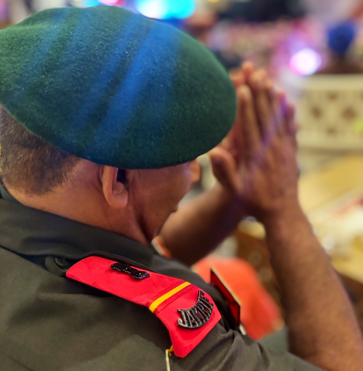 37VManhas's tweet image. Can you identify this #livinglegend ??

'दुर्गा माता की जय'