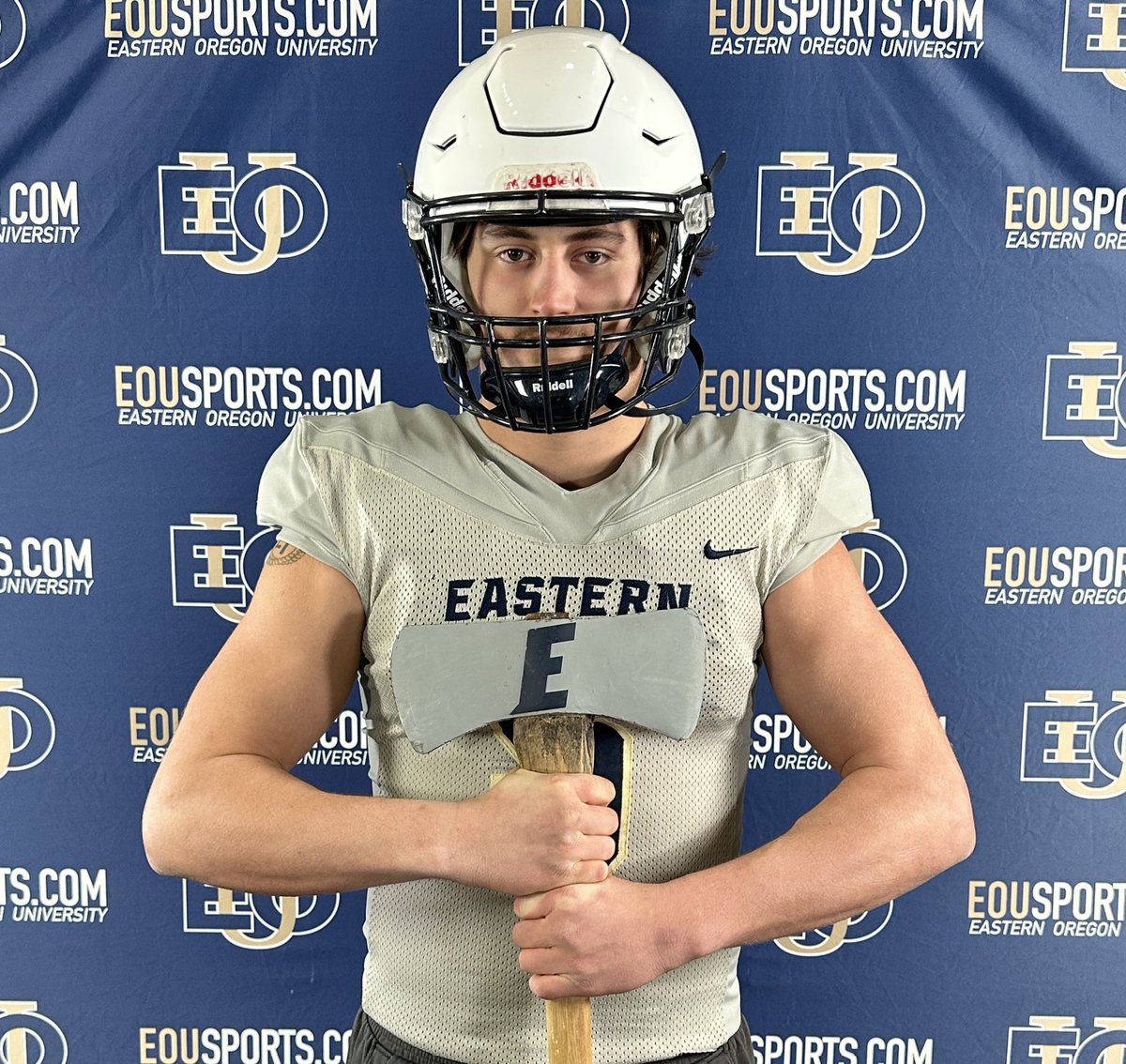 After a great visit to Eastern Oregon University, I'm very grateful to receive an offer. Thank you <a href="/CoachTaylorEOU/">Coach Solo Taylor</a> and <a href="/CoachPiperr/">Coach 🅿️iper</a> for an amazing visit!! 
<a href="/ScottEklund/">Scott Eklund</a> <a href="/BrandonHuffman/">Brandon Huffman</a> <a href="/RylandSpencer/">Ryland Spencer™</a> <a href="/NickFarman55/">Nick Farman M.S.</a> <a href="/LaCenter_FB/">LaCenter Football</a> <a href="/coach_lambert/">John Lambert</a>