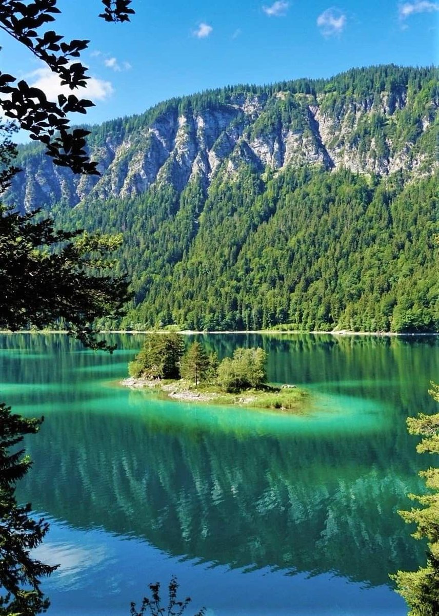 helena_mar19's tweet photo. Good Morning 
Happy Weekend 

(Germany,📷 Pinterest) https://t.co/bCGKaYDZwq
