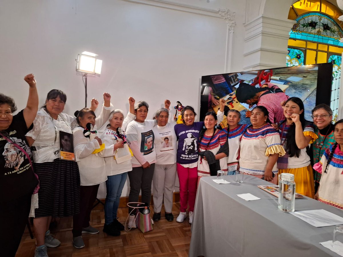 Hazvalermilibe1's tweet image. 🧵1/2
A través de este medio queremos manifestar nuestro respeto, respaldo, cariño y solidaridad con nuestras hermanas, Mujeres Mazatecas por la Libertad. 

[...]

«La rebeldía es la vida: la sumisión es la muerte». Ricardo Flores Magón

@EloxMagon @salomonj @Claudiashein @CNDH