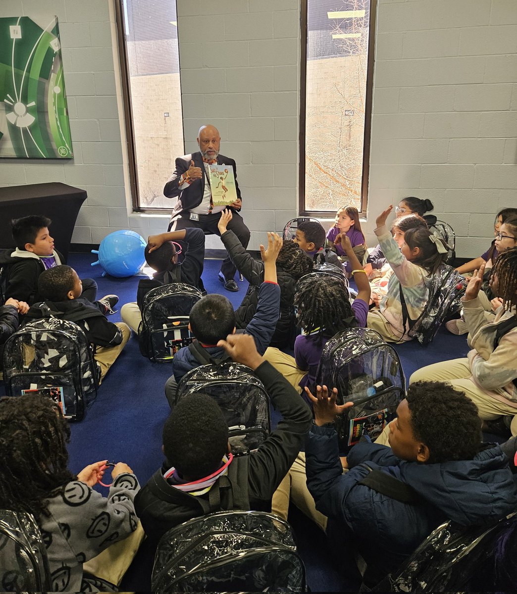 Thank you <a href="/UmojaTurner/">Umoja Turner</a> for story time at the African American Read In. <a href="/JPStarksMST/">J. P. Starks Math, Science and Technology Vanguard</a> <a href="/JPStarksMST_Lib/">Librarian Kimberly Wooten</a> <a href="/DISD_Libraries/">Dallas ISD Libraries</a> @DISDREO