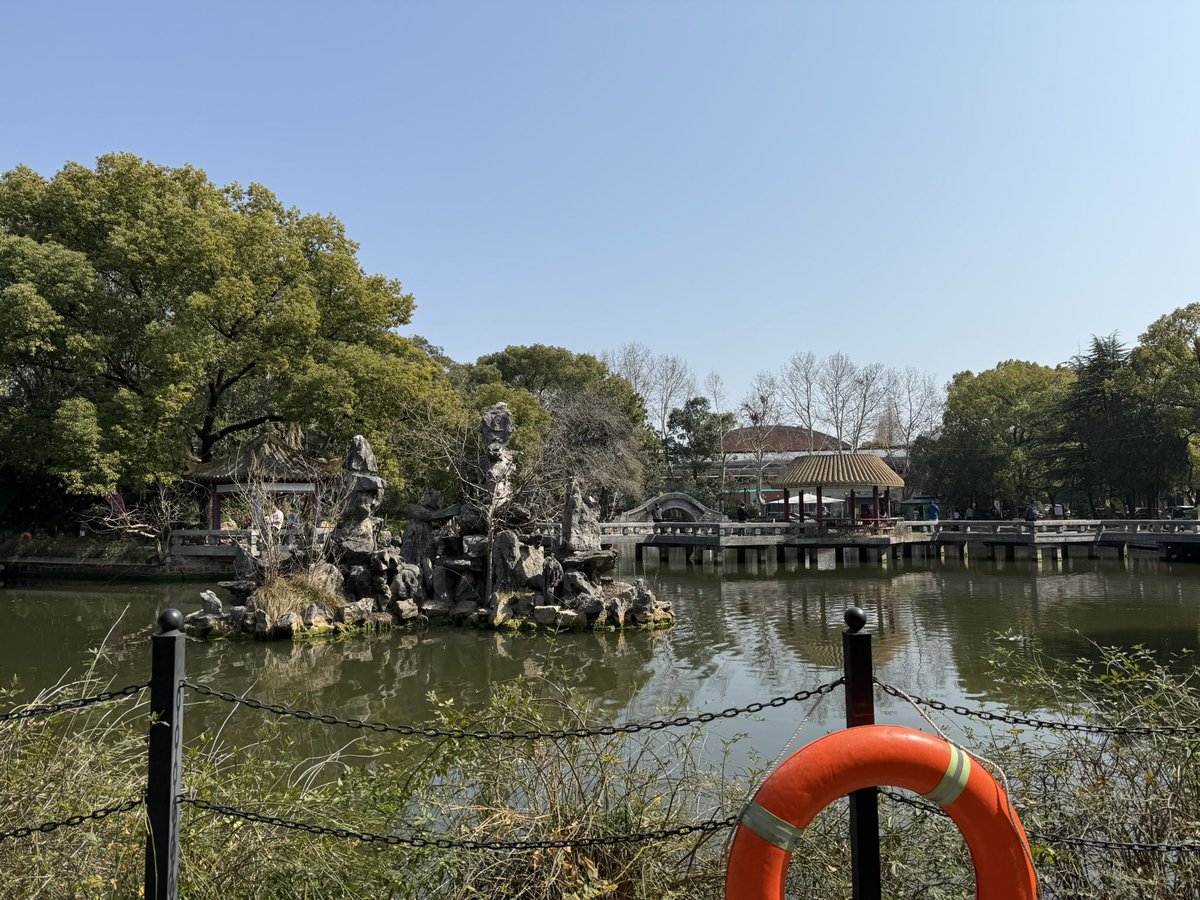 昆仑三圣何足道 tweet media
