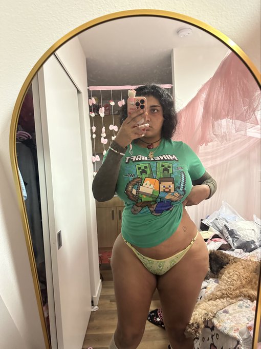 Watch tanvi khaleel🇮🇳's leaked NSFW photo on TwXstars