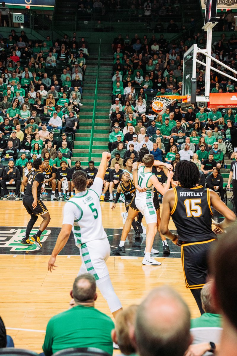 Herd_MBB's tweet image. What a Senior Day for Cade

🔥 16 pts
🔥 6-6 FG
🔥 4-4 3FG