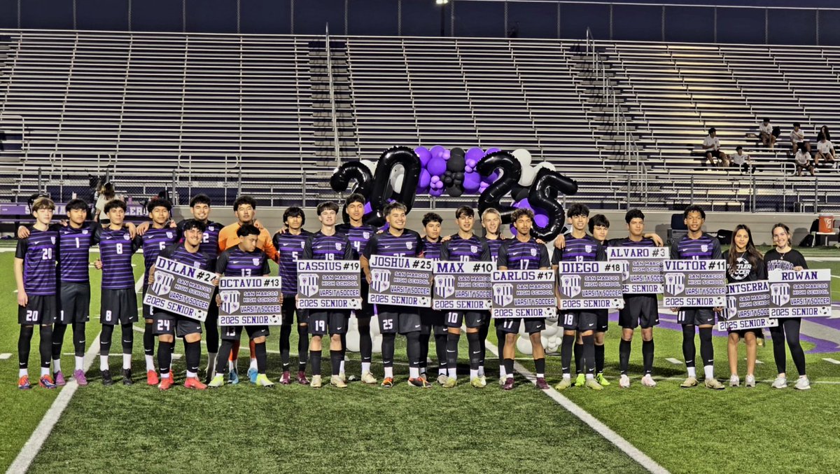 La_LunaSMHS's tweet photo. Came to support our Boys Varsity Soccer Team Senior Night. What a special evening, and they got the dub!β½οΈ #WeStrikeAsOne #ALLIN #RattlerFAM #FangsUp #Futbol
#RattlerUpBaby #Classof2025 https://t.co/PNii03voxk