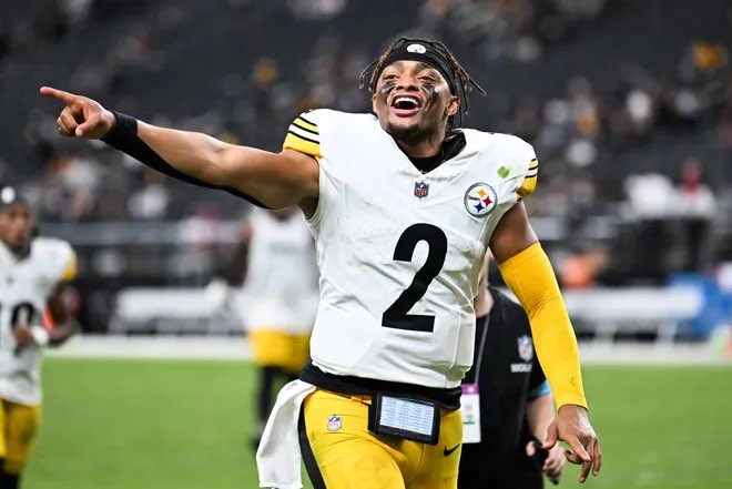 SleeperNFL's tweet photo. The possibility of the Steelers taking a QB in the first round is “slim to none,” per @TonyPauline 

The team has told people at the NFL Scouting Combine they are not impressed with this year’s QB Class.

The current sense is the team wants to move forward with Justin Fields https://t.co/uEza9oGEih
