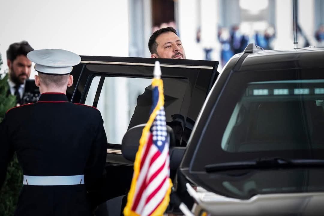 Их гүрэн дээрэмчин мэт, жижиг улс биеэ үнэлэгч мэт амьдрах ёстой гэсэн хуучинсаг үзэлд салаавч өгчихлөө