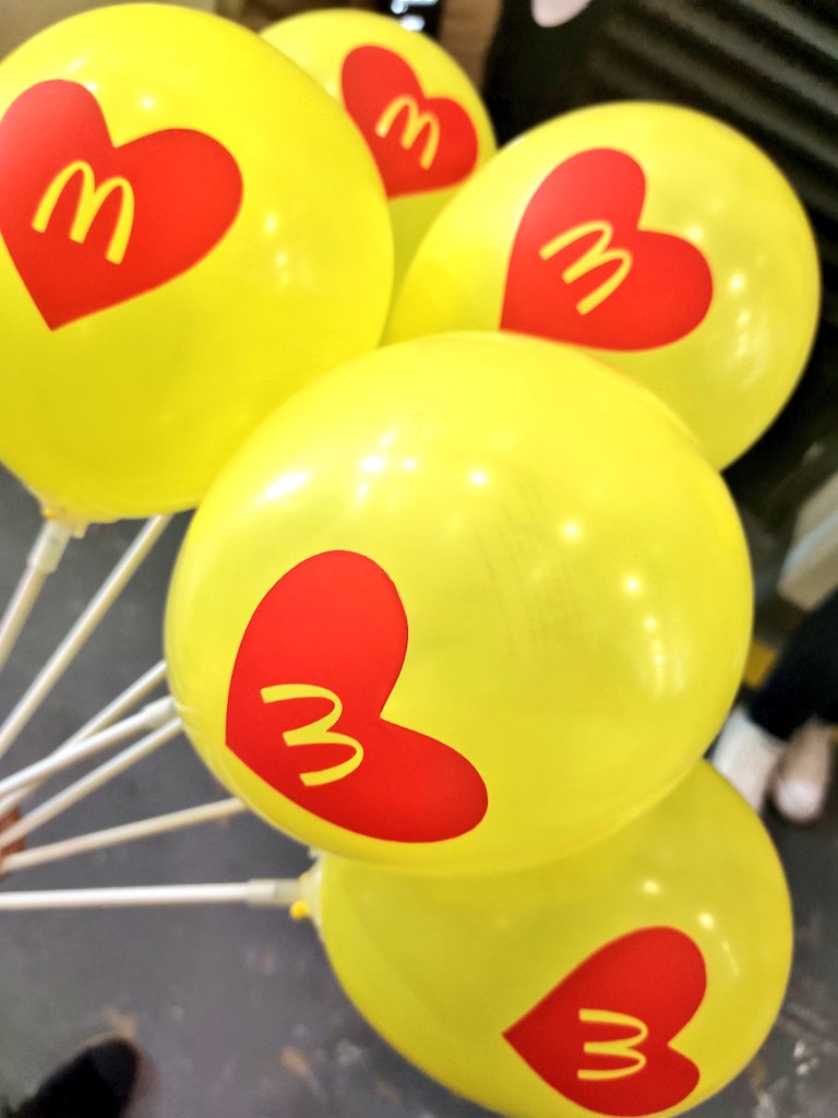 ma1208an's tweet image. We came prepared opkors💛
All for the Birthday Girl! 

@mainedcm | #MaineMendoza 
#EatBulagaTV5  #LegitDabarkads