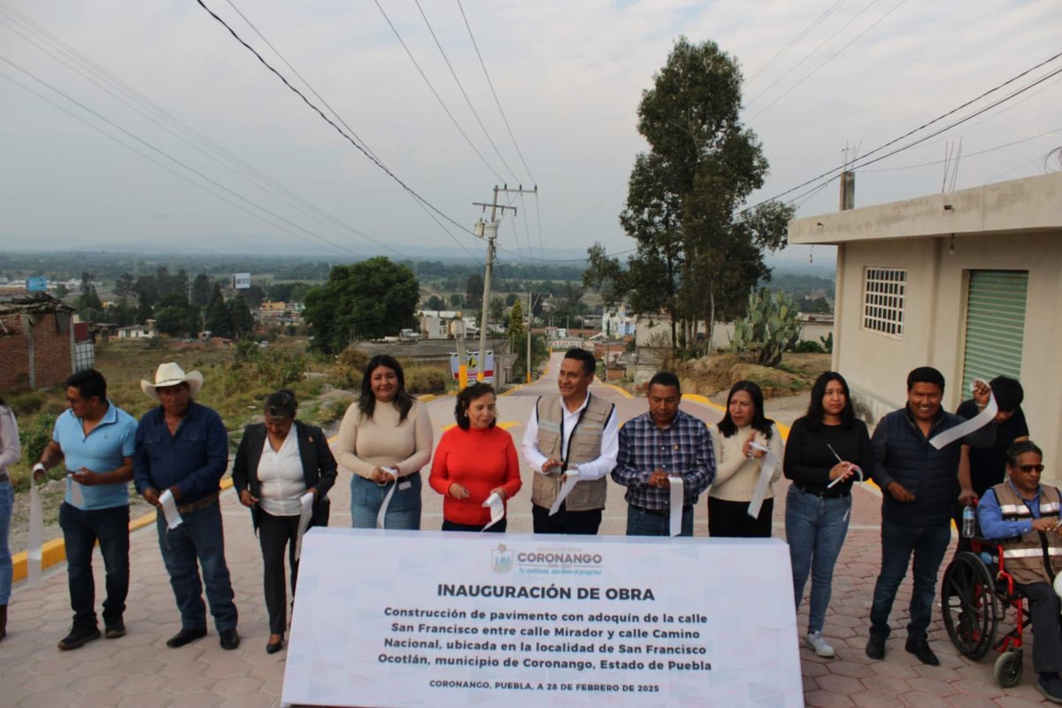 AlcanceDiario's tweet image. 🛣️ El alcalde de #Coronango, @AarmandoAguirre, inauguró la colocación del #adoquín en la Calle San Francisco, entre Calle Mirador y Calle Camino Nacional, así como la rehabilitación del #drenaje sanitario en la Calle Mirador, en San Francisco #Ocotlán 💪.