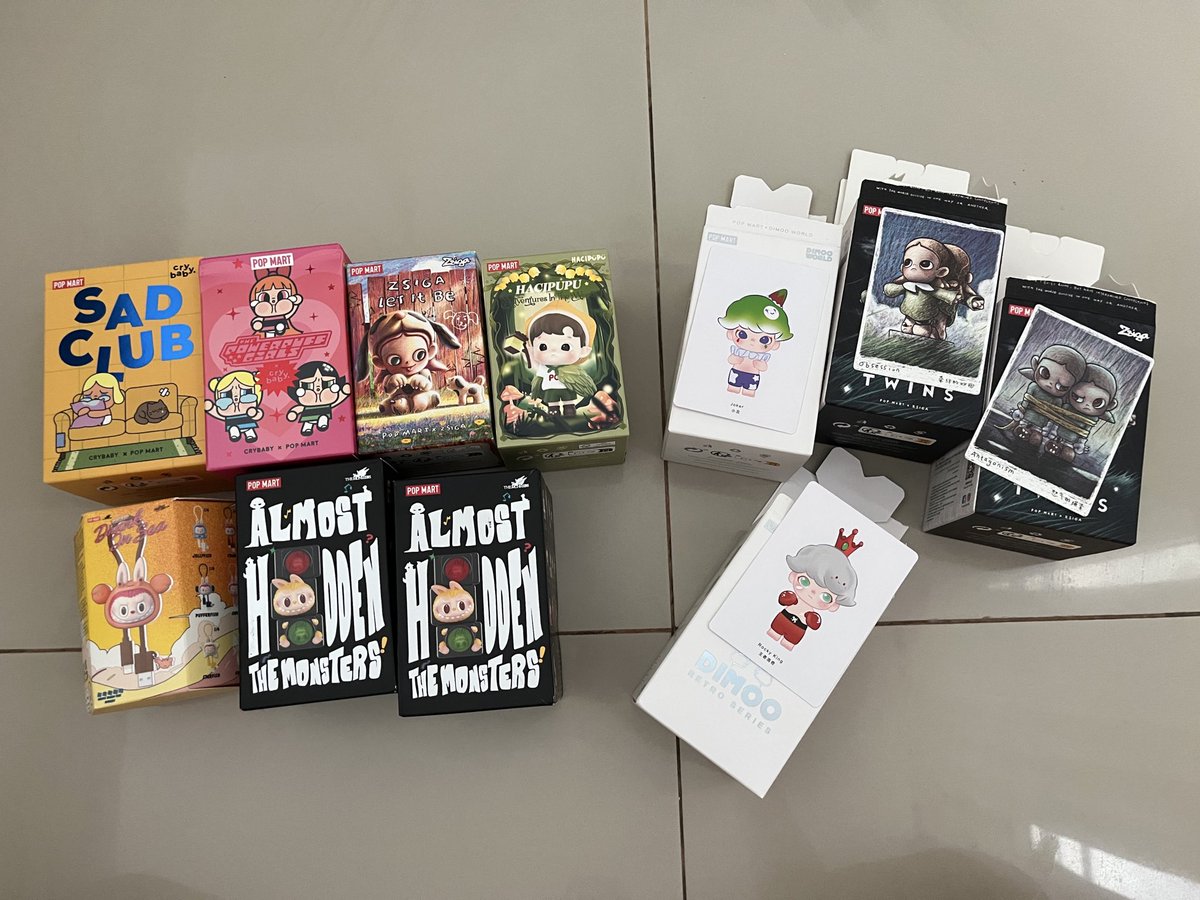 interest check! ada yang tertarik sama apapun di foto ini ga yaaa 😭 mau kosongin rak aku 😢 (kiri sealed, kanan unsealed)

kalo tertarik langsung dm ajaaa