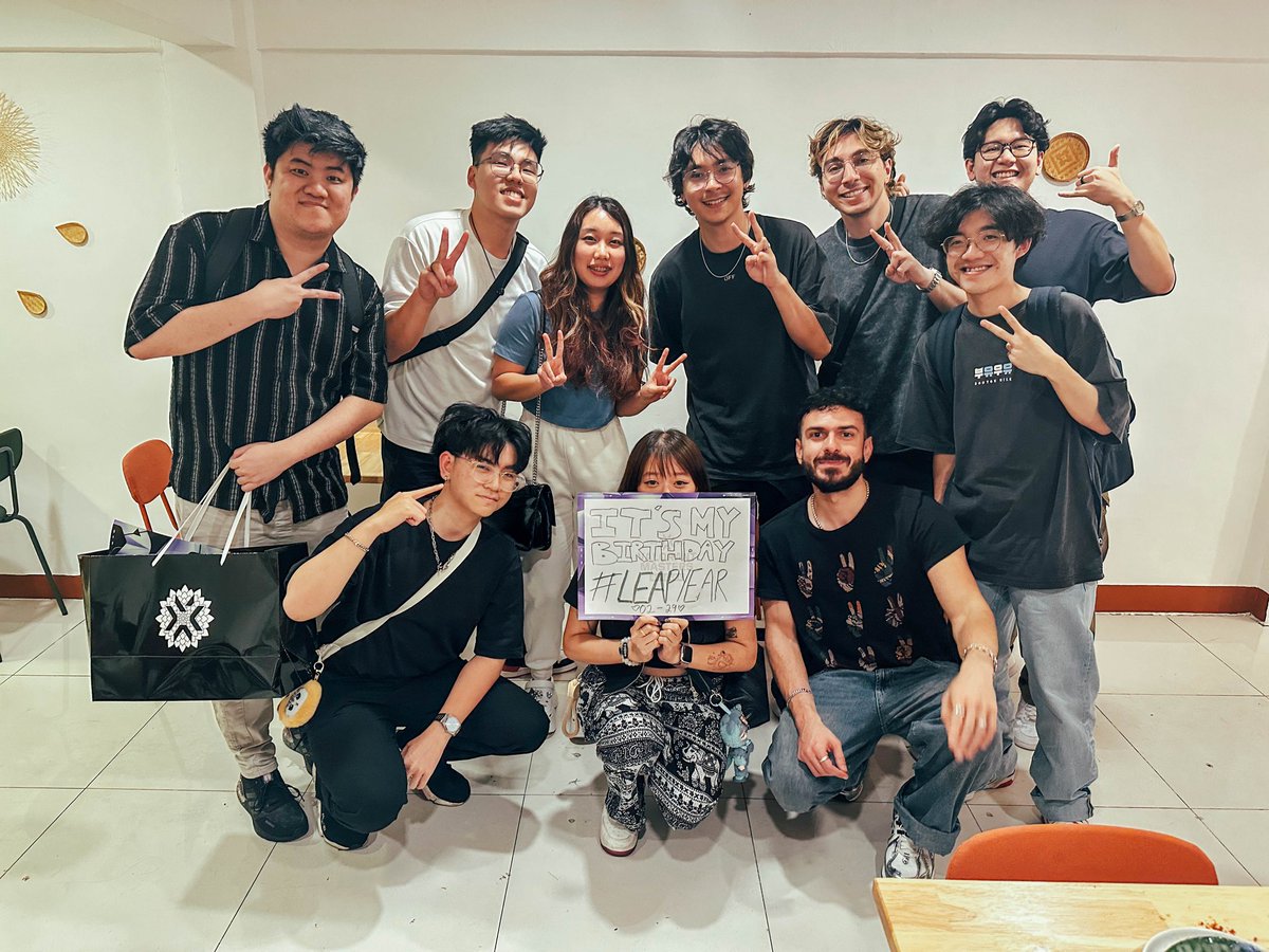 Bumped into the <a href="/Sentinels/">Sentinels</a> squad at supper last night AHHH

They were SO nice about it🥹, thank you for taking time for your fans <a href="/tarik/">tarik</a> <a href="/1johnqt/">SEN johnqt 🇲🇦</a> <a href="/TenZOfficial/">TenZ</a> ♥️