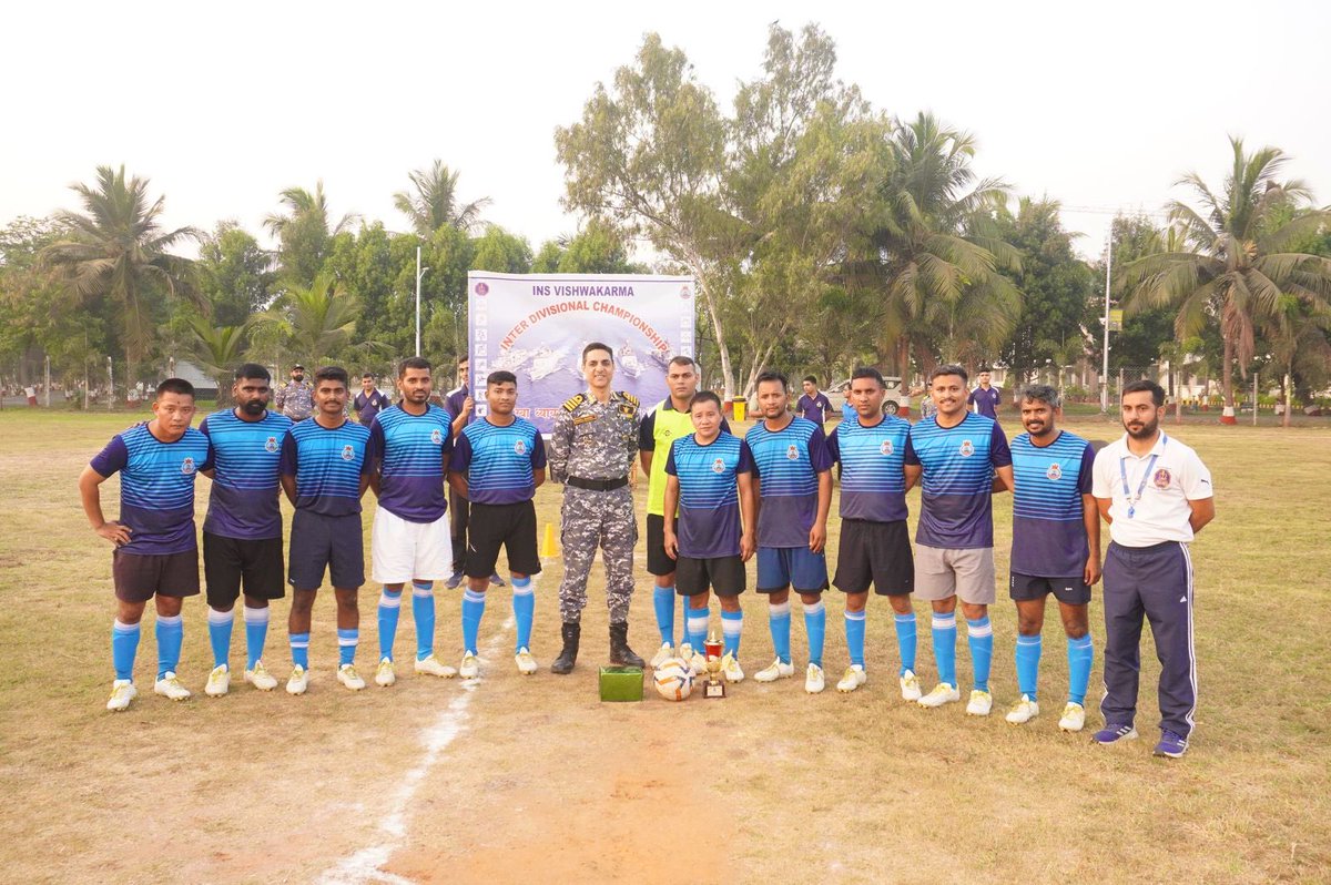 INS_Vishwakarma's tweet photo. 🏆Training, teamwork, triumph!🏆
The LHMC course won the Interdivisional Football ⚽️ Championship - 25 held at #INS_Vishwakarma ⚓️, showcasing strategic play & unyielding sportsmanship.🏅
#NationFirst
#LargeNavyMindset
#Football
#Sports
#EspritDeCorps https://t.co/X5XBCCjlgf