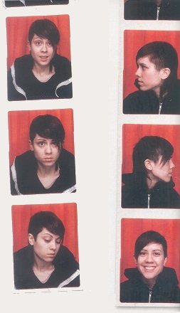 Got in a picture booth while <a href="/SuchSweetSour/">Sentient Citrus Fruit</a> was getting her nails done. This is how interesting I am 🤣