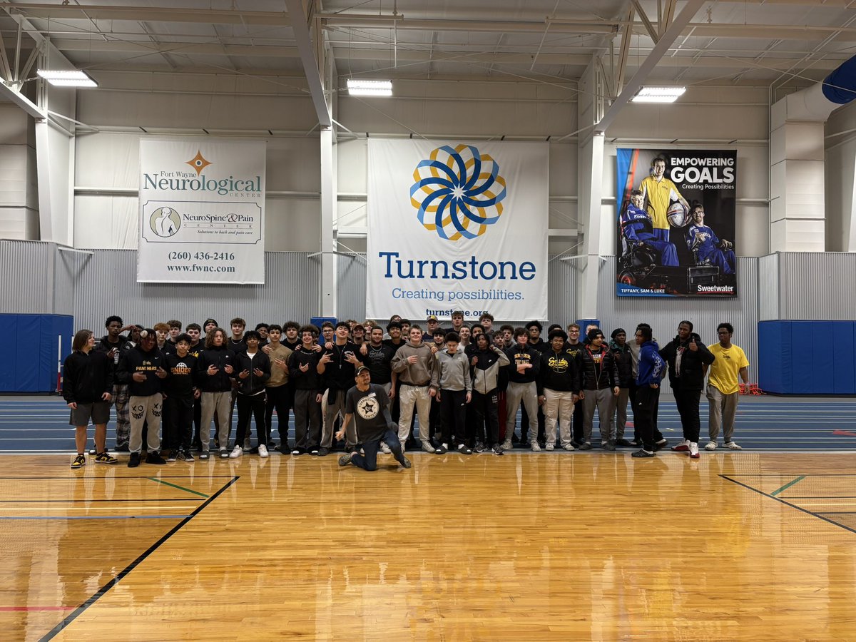 Snider Football volunteering <a href="/TurnstoneCenter/">Turnstone Center</a> on a Friday night.  Great group of young men!
