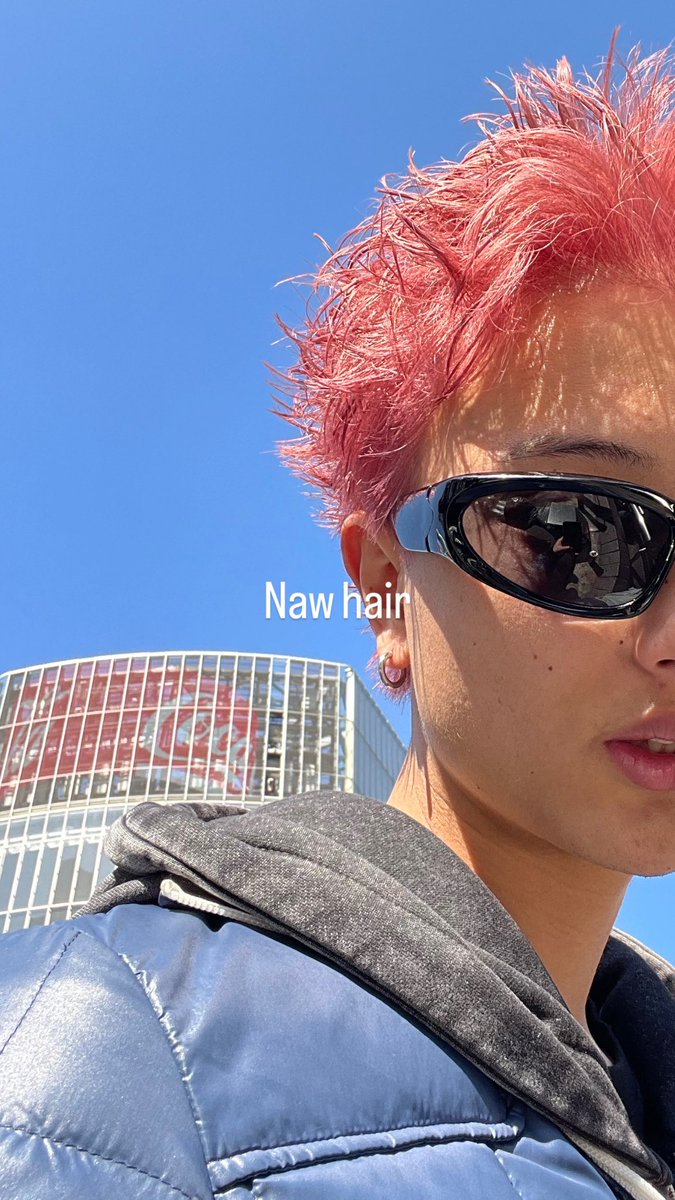 eeeevvvvv_'s tweet photo. New hair https://t.co/SMquV95LQS