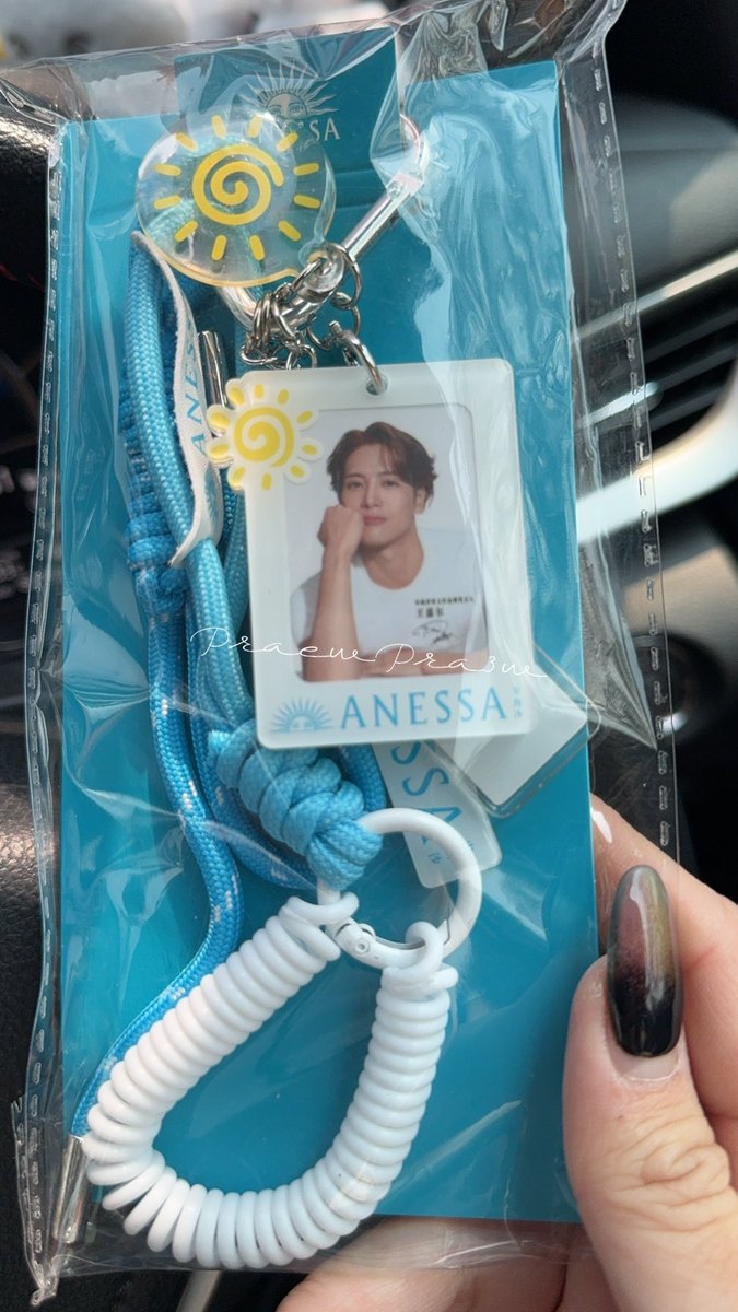 PraewPra3w's tweet photo. น่ารักมาก #JacksonWang #JacksonWangxAnessa https://t.co/LsUt7KCW6h