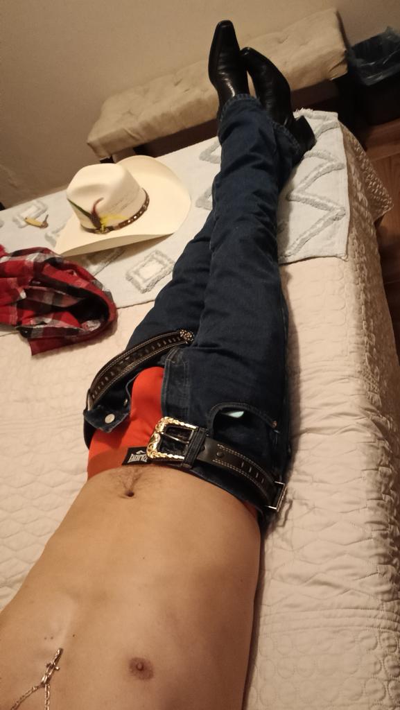 Ramses_32's tweet photo. Es viernes, y el cuerpo lo sabe. https://t.co/QmbAkCO7JK