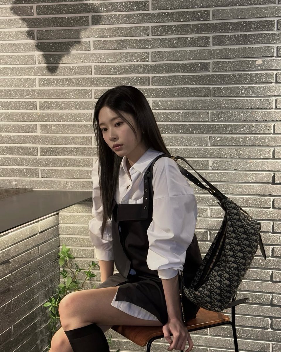 𝐜𝐢𝐜𝐢 𝖸𝖾 𝗇𝖾𝖿 𝖶𝗋𝗂𝗀𝗁𝗍. tweet media