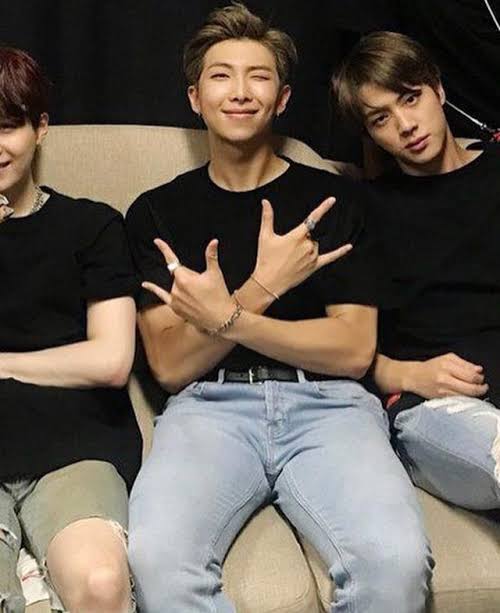 ilove_rm_somuch's tweet photo. Thread dedicated to my beloved friend @anythingJoon 💙🫂 https://t.co/vJO7cfP0Ht