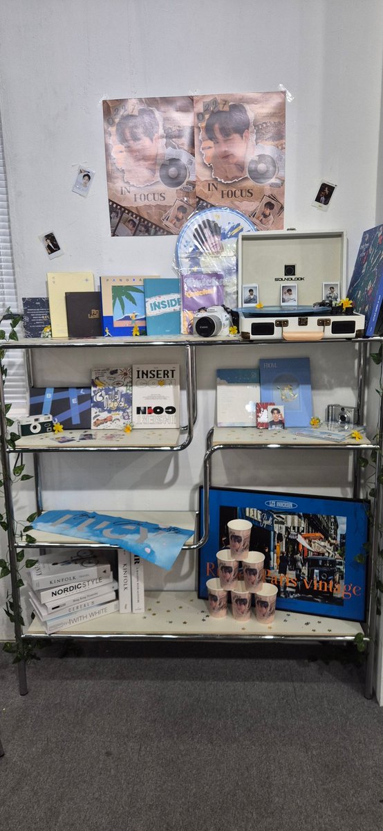 #우리의_추억이_될_상엽이에게
#our_forever_memory_0227
처음으로 간 생카였는데 진짜 뭔가 생일파티 하는거 처럼 되어있어서 초대 받은 느낌이였어요 굿즈들도 너무 예쁘고 생카안에 엽이 사진이랑 해서 꾸며놓아서 이뻤어요 럭드해서 볼펜 받았은데 행멀아라고 적혀있어서 너무 감동이였습니다..