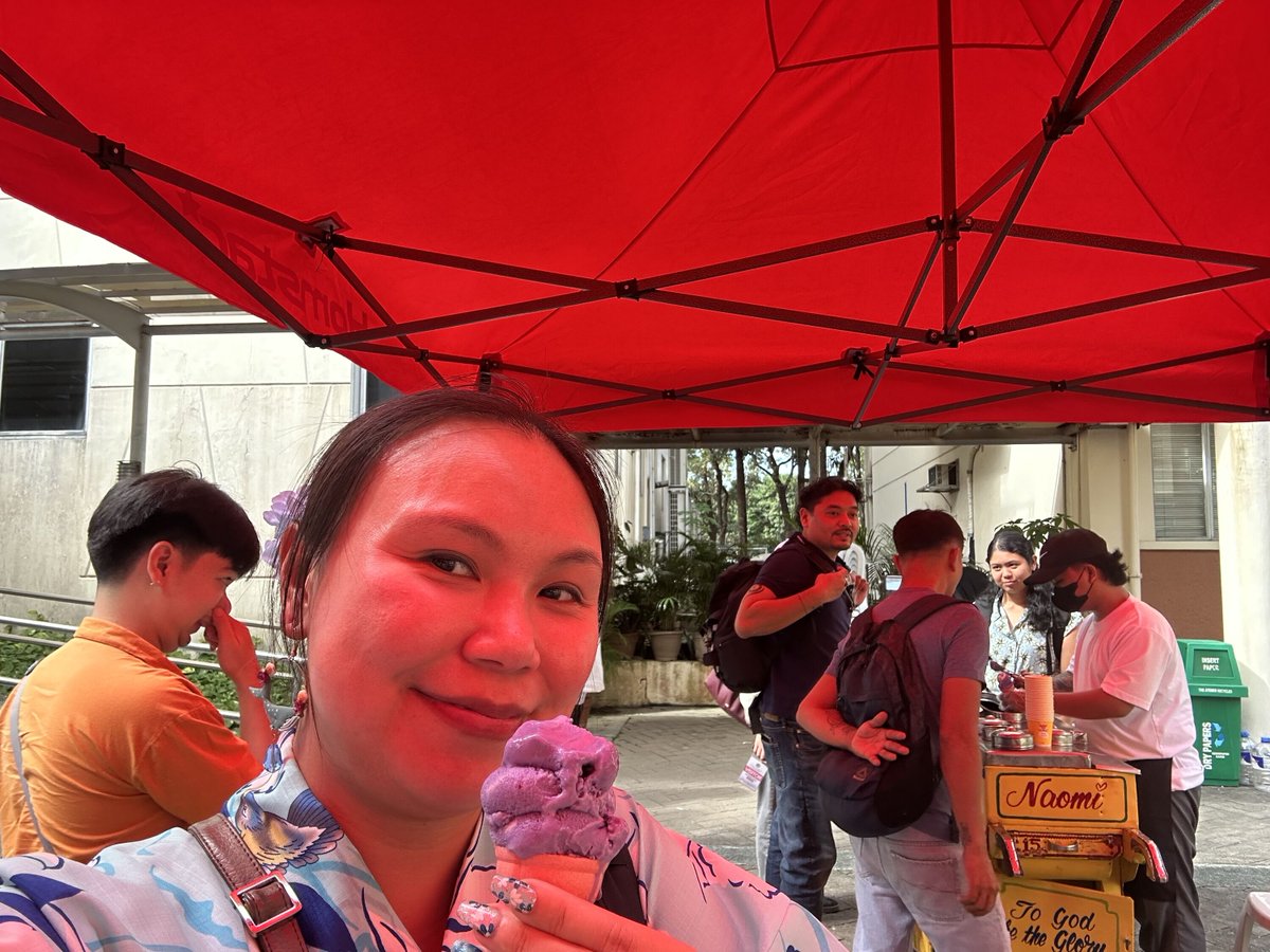 cheukting_ho's tweet image. Prove that #PyConAPAC in #PyConPH is the best conference -  #IceCreamSelfie is provided at the #conference