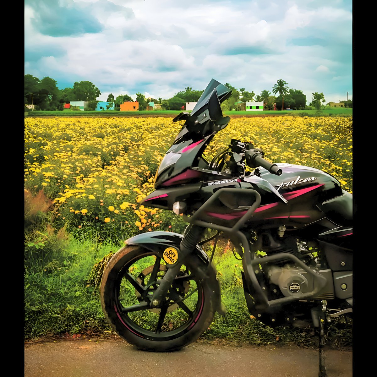 LLUVIATURIZMO's tweet image. 🔥 Pulsar 220 Riders, It’s Time to Level Up with LLUVIA Accessories! 🔥

🛒 Shop Now: lluvia.in

📸 Special Thanks: @wanderer_sha for showcasing the Pulsar spirit!

#LLUVIAIndustries #lluviaturizmo #Pulsar220 #Pulsar220F #220f #pulsar #bajajpulsar220f #BIKER #Rider