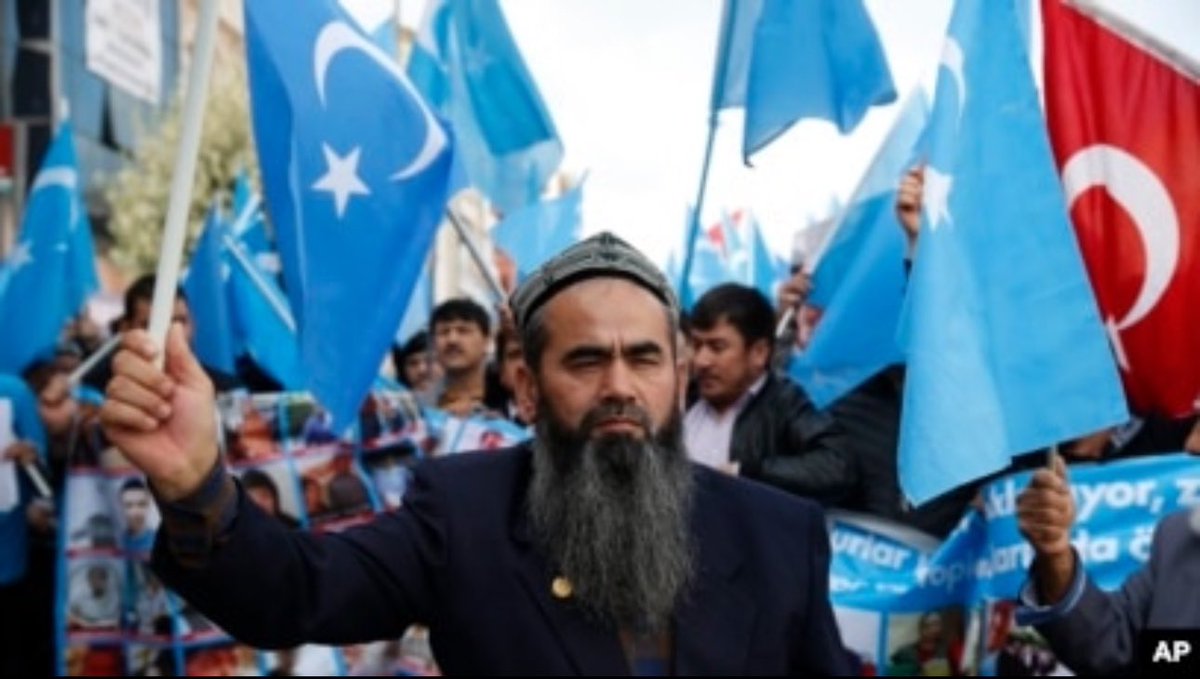 رمضان هو وقت التأمل والإيمان، لكن في تركستان الشرقية يُمنع المسلمون الأويغور  من الصيام والصلاة وأداء صلاة التراويح بحرية. تُقمع عقيدتهم وتُسلب ثقافتهم. لنرفع أصواتنا تضامنًا معهم. 

#تركستان_الشرقية #الأويغور  #حقوق_الإنسان
#رمضان 
#رمضان_السبت